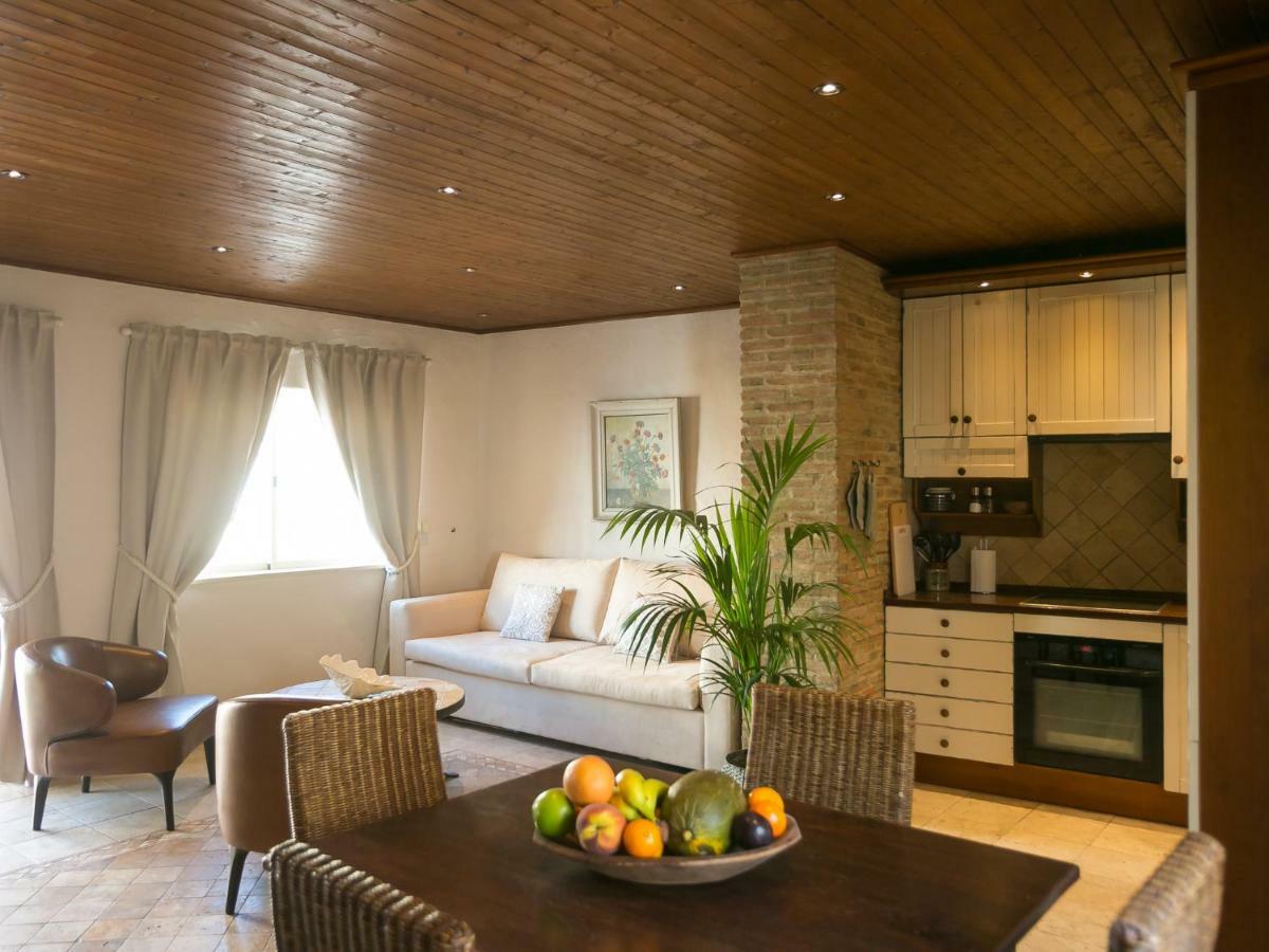 Carvoeiro Beach Duplex ภายนอก รูปภาพ